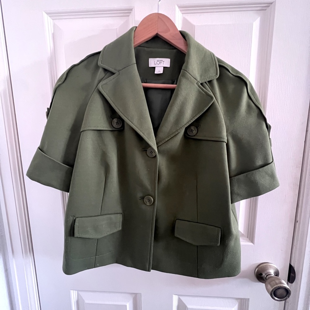 Spring short sleeve blazer.